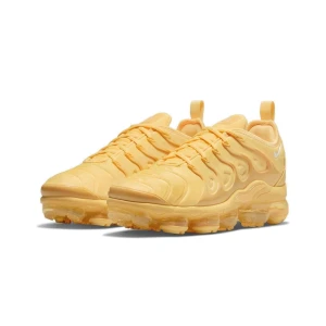 Buty Nike Air VaporMax Plus “Yolk” (DJ5993-800)