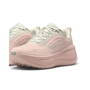 Buty Nike Vomero Plus “Różowy” (HV8154-603)